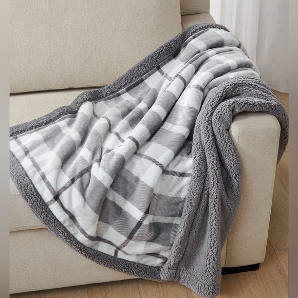 Plaid Plush Reversible Sherpa Throw - Picture 3 of 10